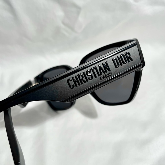 Dior women’s black sunglasses - Picture 7 of 7